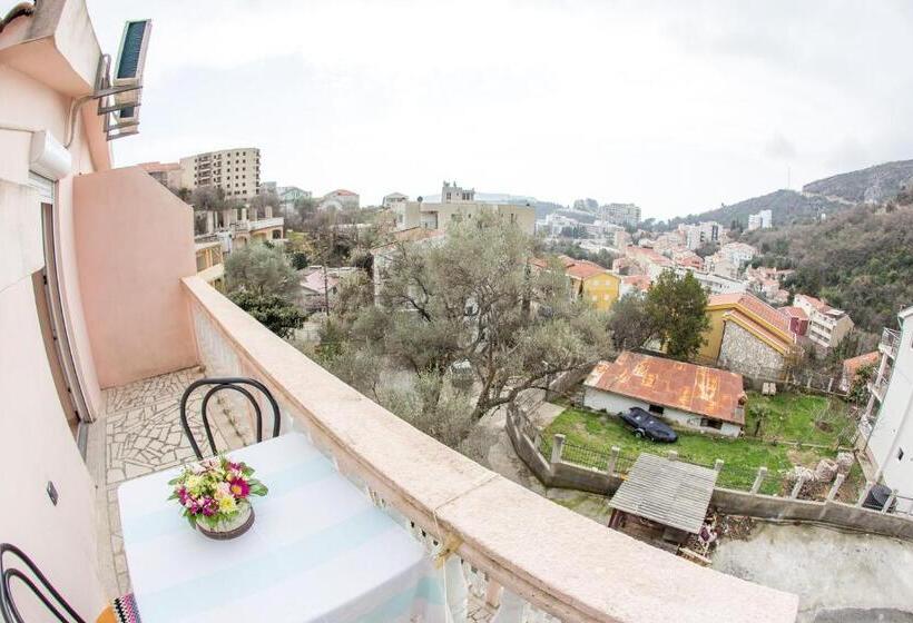 اتاق استاندارد سه نفره, Guest House Almond