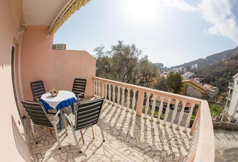 اتاق استاندارد سه نفره, Guest House Almond