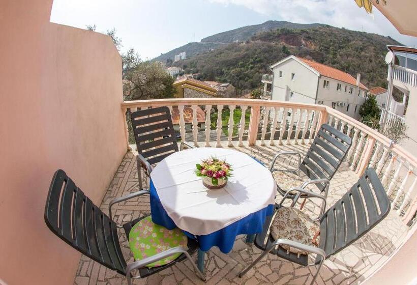 اتاق استاندارد سه نفره, Guest House Almond