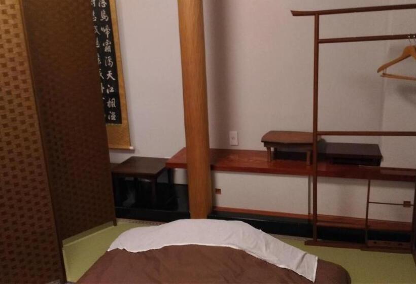 Familie Værelse, Guest House Kuranomachi ゲストハウス蔵の街