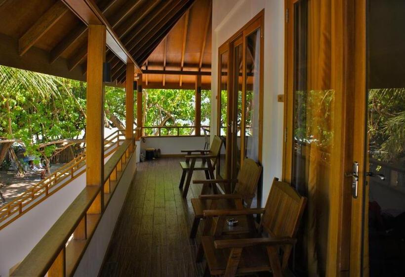 اتاق لوکس با چشم‌انداز دریا, Ocean Beach Inn   Maldives