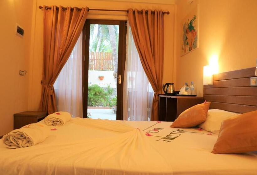 اتاق خانوادگی با چشم‌انداز باغ, Ocean Beach Inn   Maldives