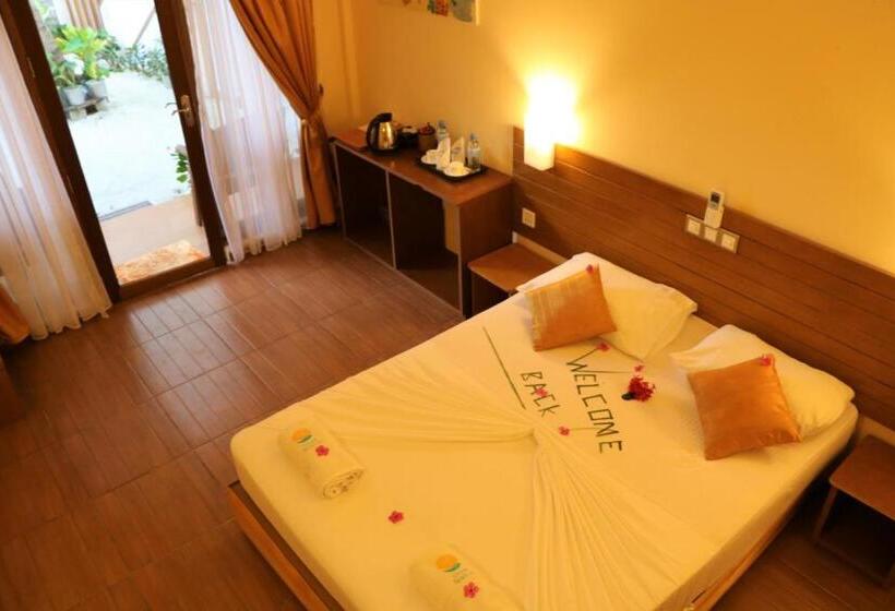 اتاق لوکس با چشم‌انداز دریا, Ocean Beach Inn   Maldives