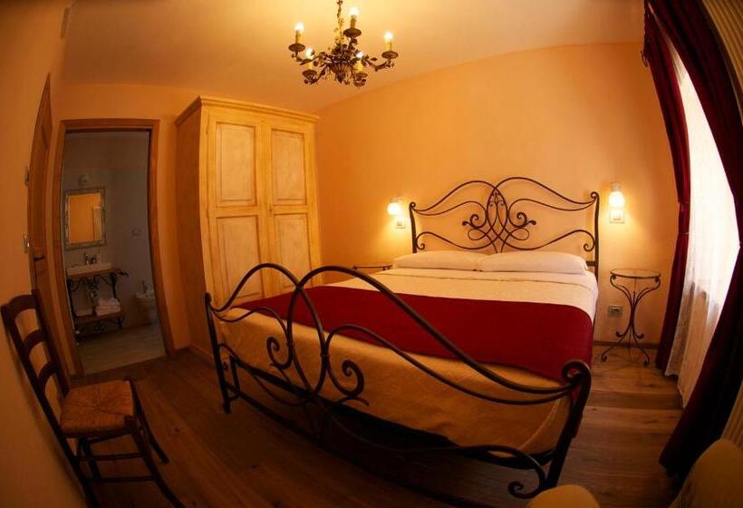 غرفة قياسية, Corte Della Maddalena