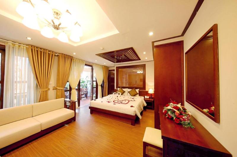 סוויטה עם מרפסת, Hanoi Nostalgia Hotel & Spa