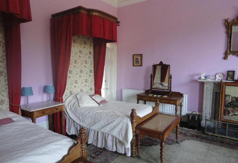 חדר סופריור, Temple House