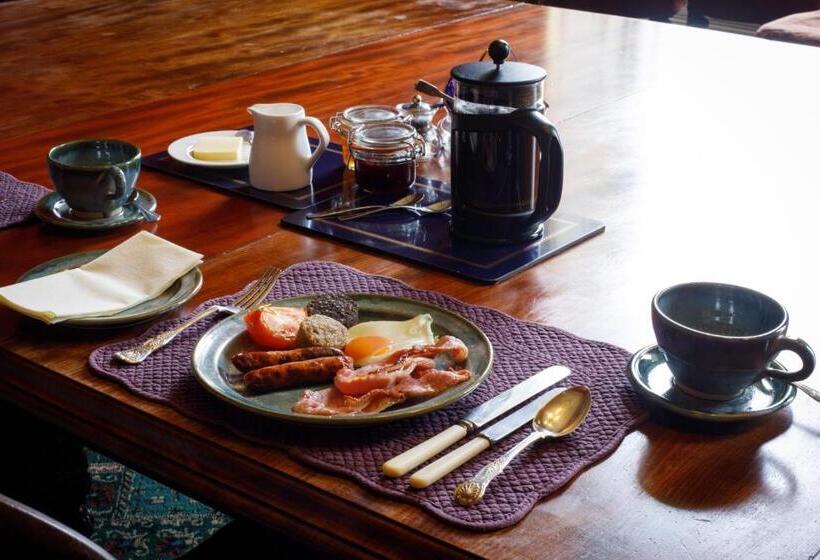 חדר קלאסי, Temple House