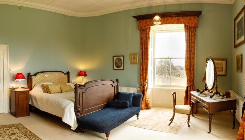 Superior room with lake view, Temple House