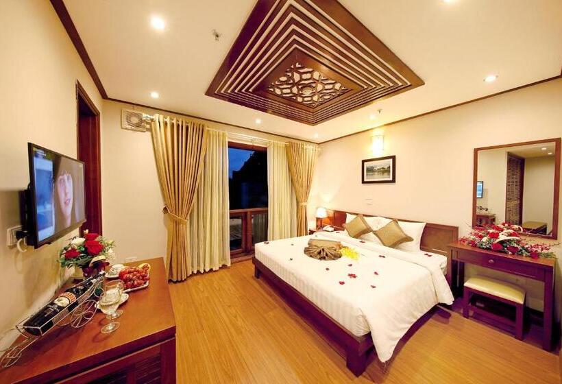 חדר משפחתי מקשר, Hanoi Nostalgia Hotel & Spa