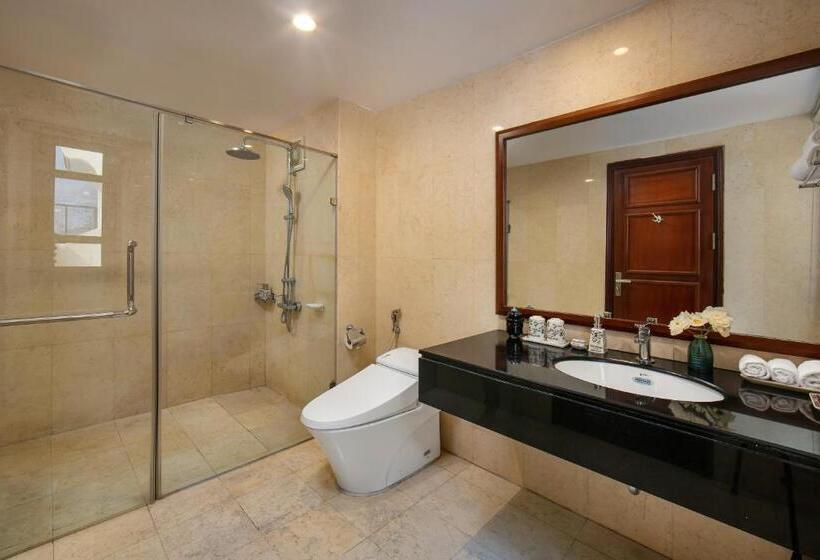 חדר משפחתי מקשר, Hanoi Nostalgia Hotel & Spa
