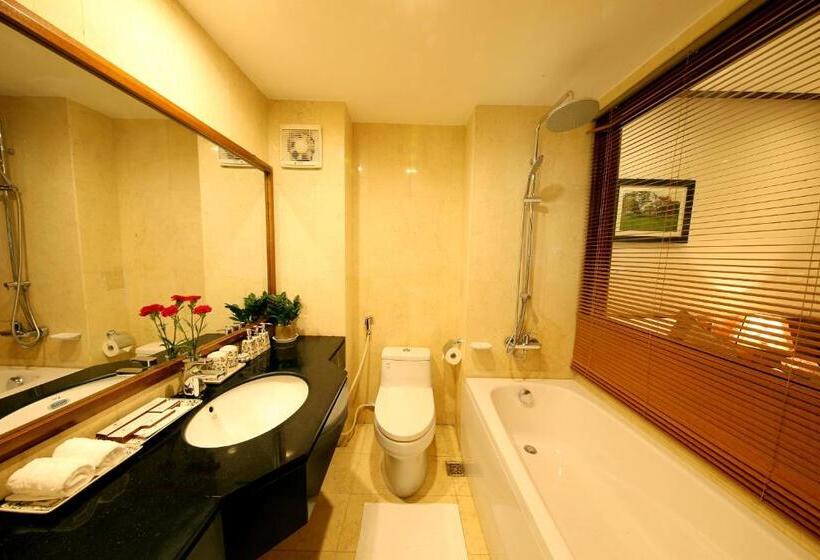 标准间带阳台, Hanoi Nostalgia Hotel & Spa