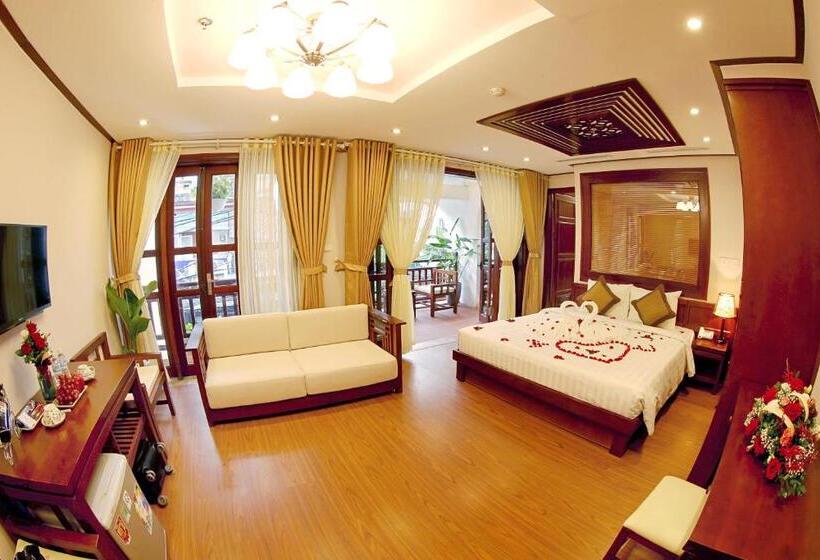 סוויטה עם מרפסת, Hanoi Nostalgia Hotel & Spa