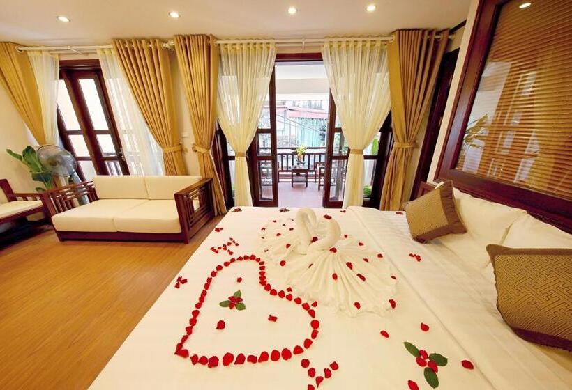 סוויטה עם מרפסת, Hanoi Nostalgia Hotel & Spa