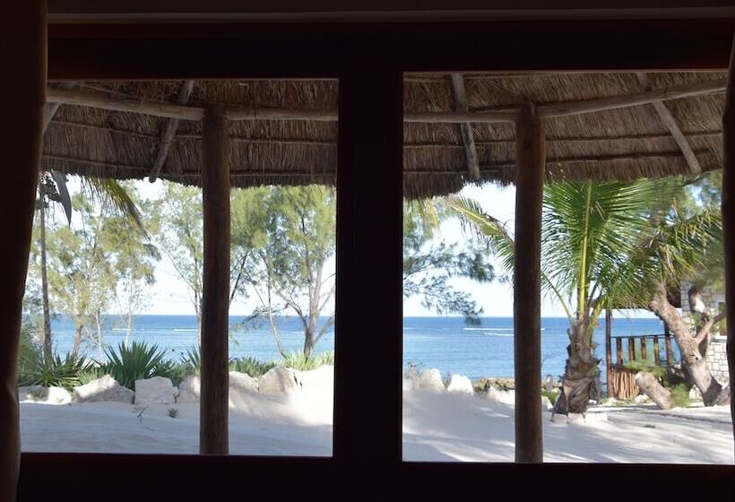 بانگلوی استاندارد با چشمانداز دریا, Laguna Blu Resort Madagascar