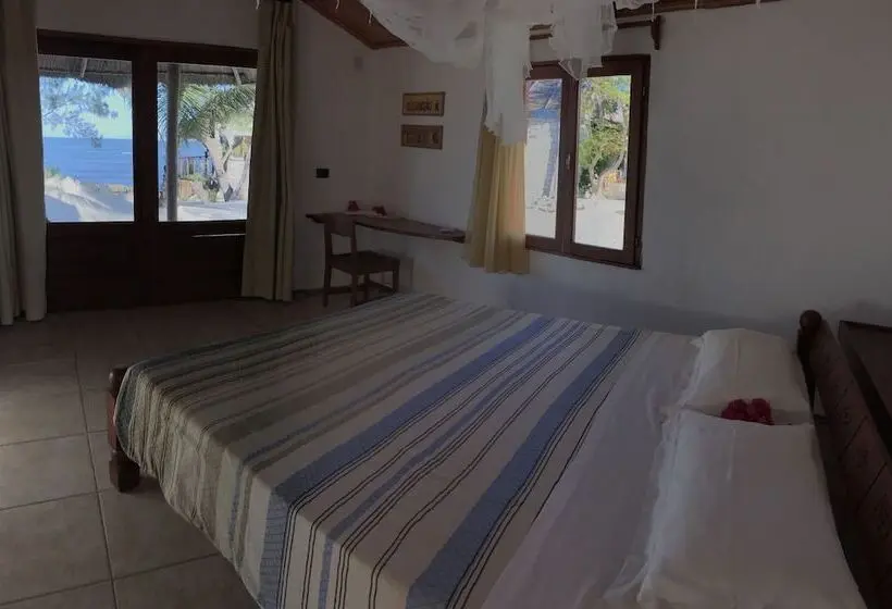 بانگلوی استاندارد با چشمانداز دریا, Laguna Blu Resort Madagascar