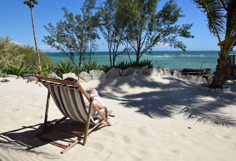 بانگلوی استاندارد با چشمانداز دریا, Laguna Blu Resort Madagascar