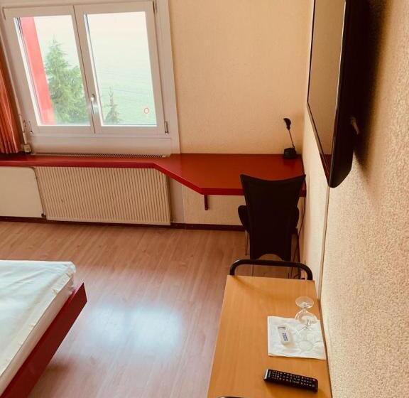 Номер Стандарт, Lyssach