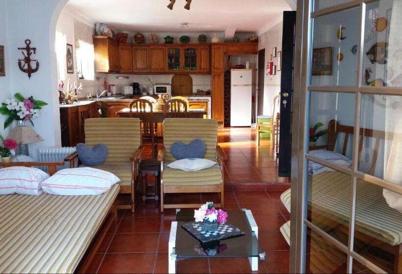 شقة غرفة واحدة, Country House Alfarim