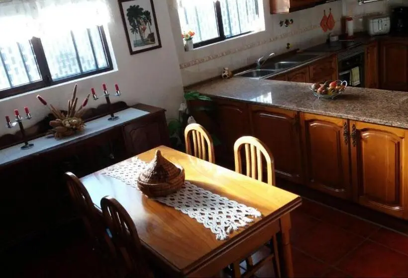 Huoneisto 1 Makuuhuone, Country House Alfarim
