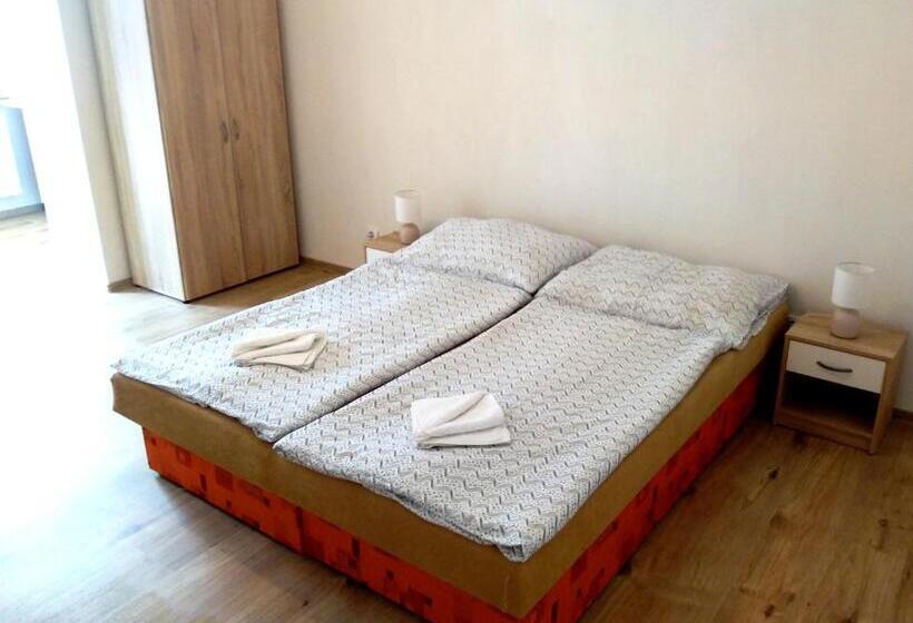 1 Yatak Odalı Daire, Penzión Adriana