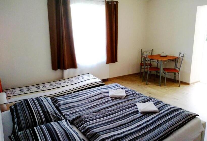 1 Yatak Odalı Daire, Penzión Adriana