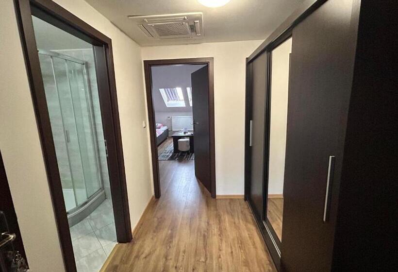 スタンダードトリプルルーム, Penzión Contesa