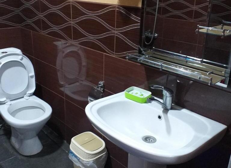 اتاق خانوادگی, Savanna House Jvari