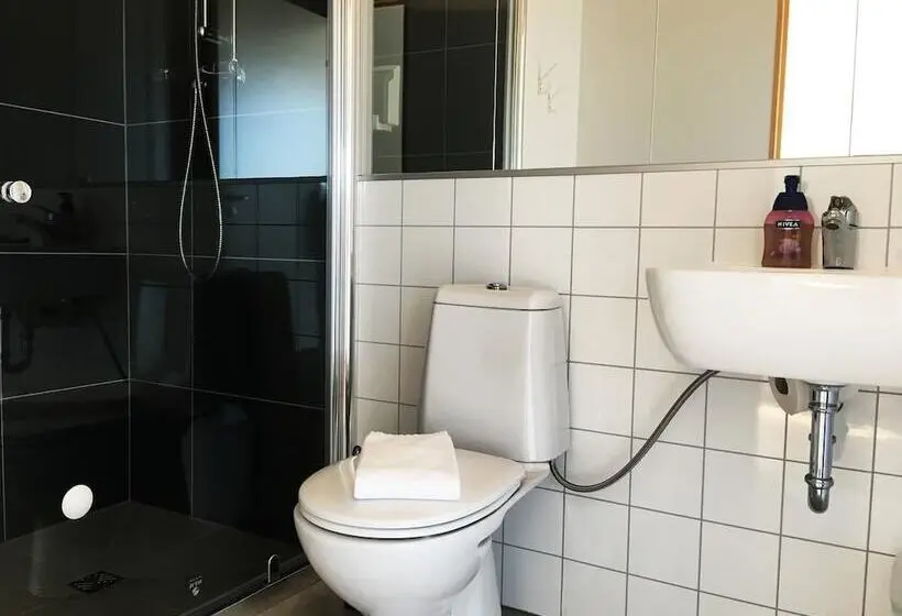 اتاق استاندارد سه نفره, Saxa Guesthouse