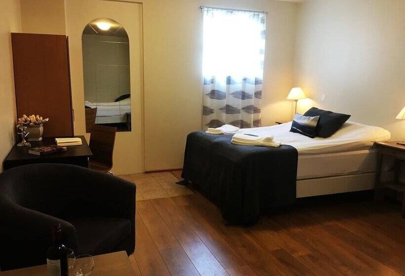 اتاق استاندارد سه نفره, Saxa Guesthouse