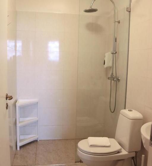 اتاق استاندارد سه نفره, Saxa Guesthouse