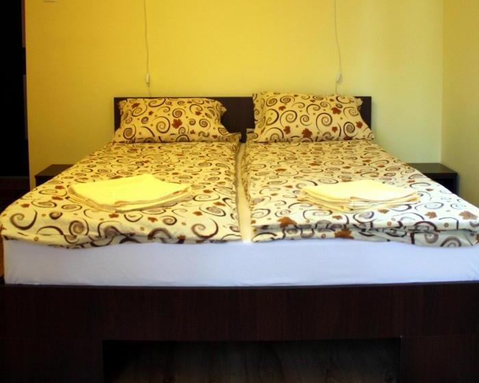 غرفة قياسية, Pensiunea Bobo Panzio