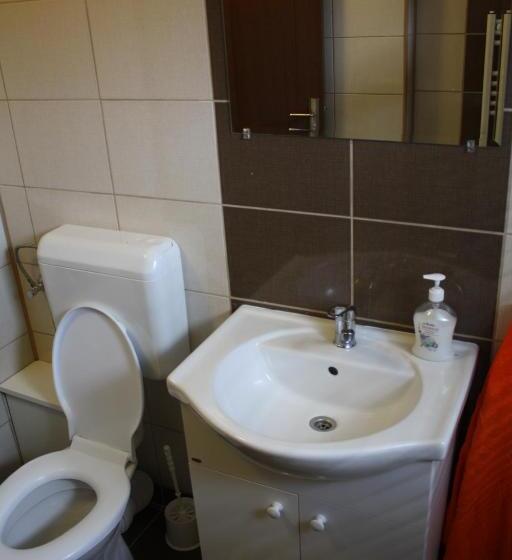 غرفة قياسية ثلاثية, Pensiunea Bobo Panzio