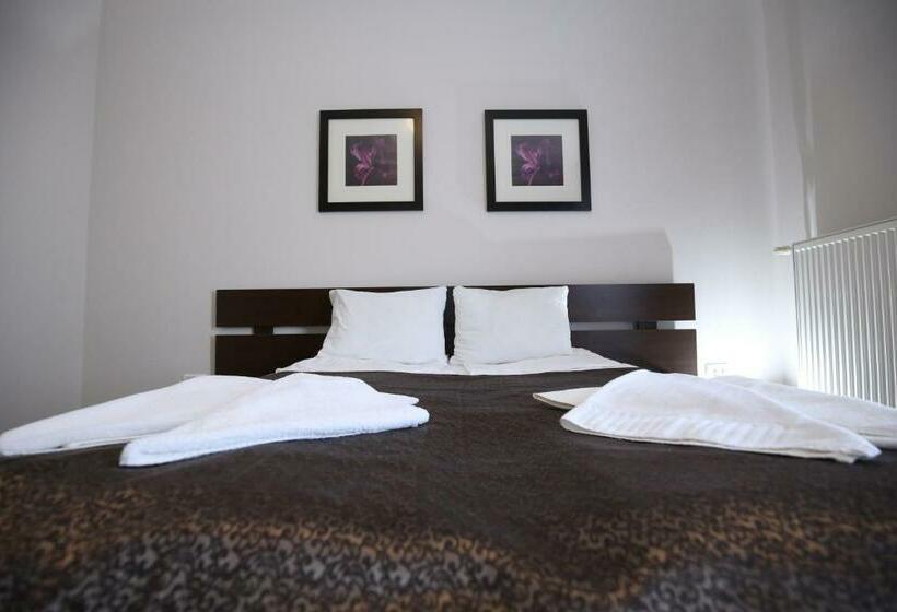 חדר סטנדרט, Pensiunea Taka