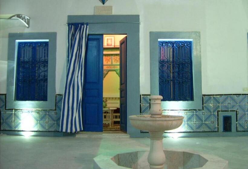 اتاق چهار تخته با دستشویی مشترک, Dar Baaziz