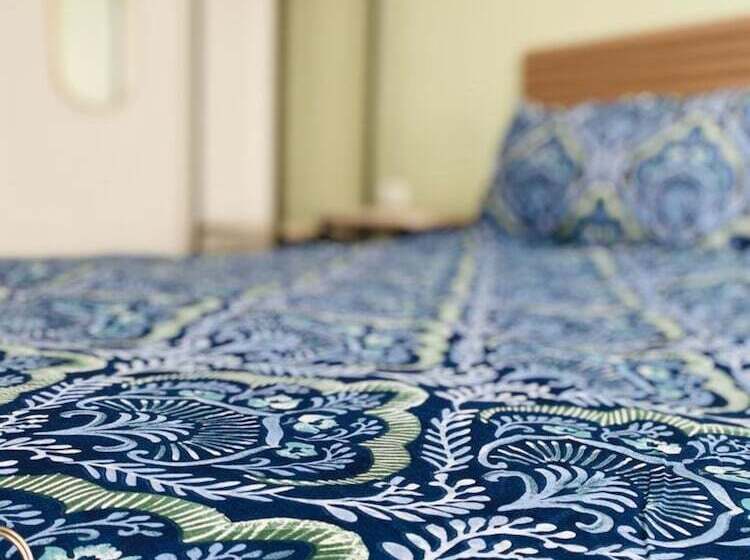 اتاق راحتی یک تخته, Arabesque