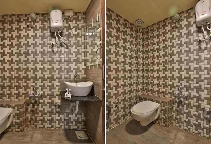 اتاق استاندارد, Spot On Hotel Shreeji Palace