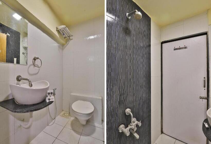 اتاق استاندارد, Spot On Hotel Shreeji Palace