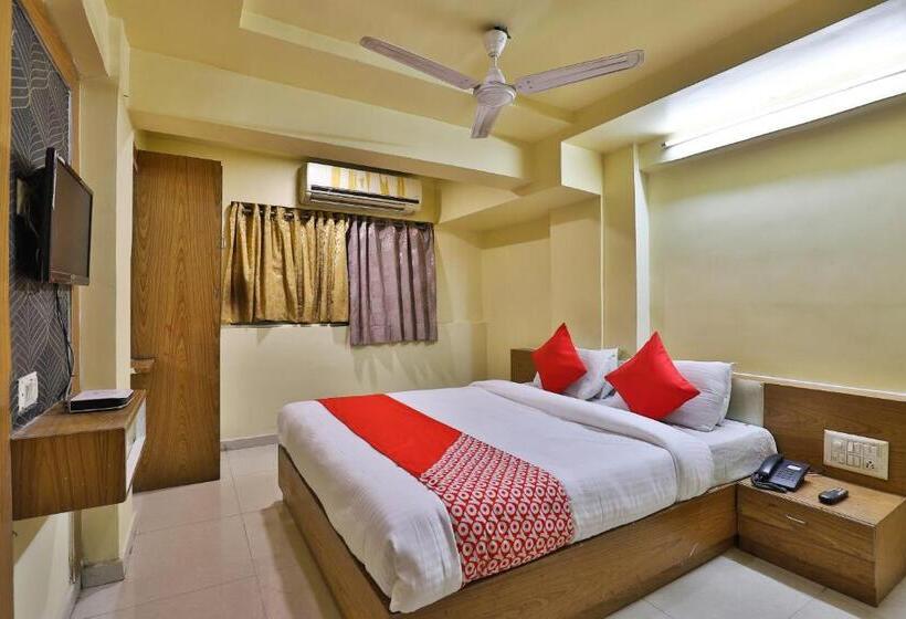 Standard-huone, Spot On Hotel Shreeji Palace