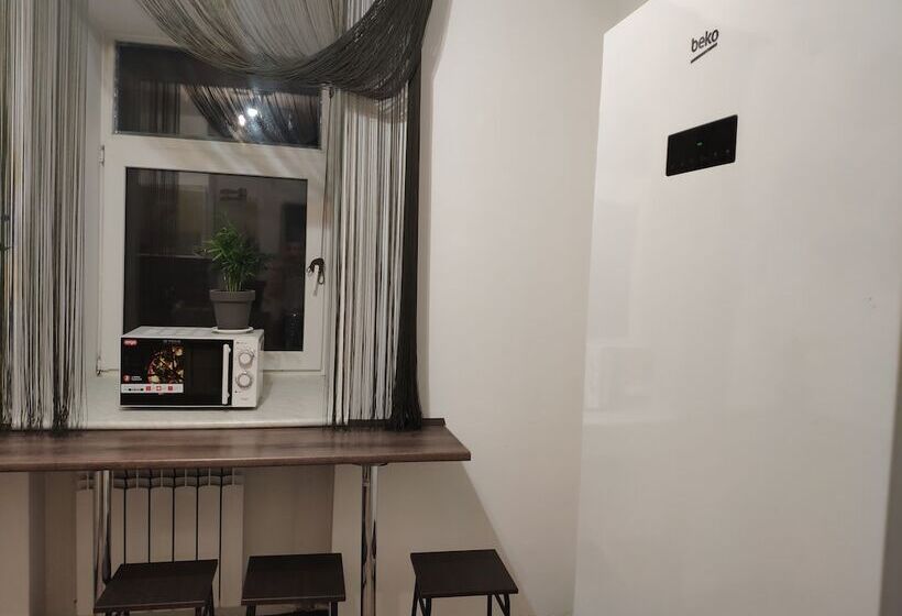 اتاق استاندارد, Friends Forever