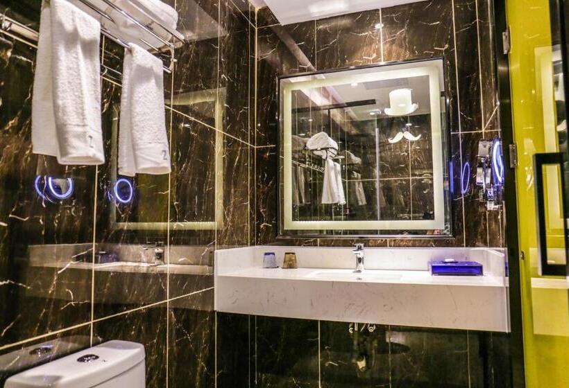 スーペリアールーム, Chao Man