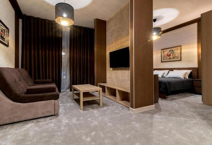 سوئیت 2 خوابه, Lacasa