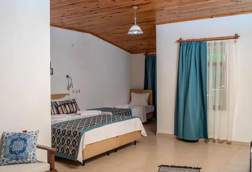 Deluxe Kolmen Hengen Huone, San Simon