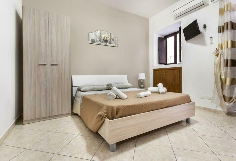 エコノミールーム, In Centros Vicino Cefalu Selfchekin