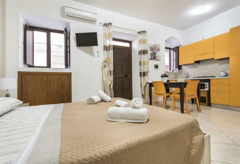 エコノミールーム, In Centros Vicino Cefalu Selfchekin