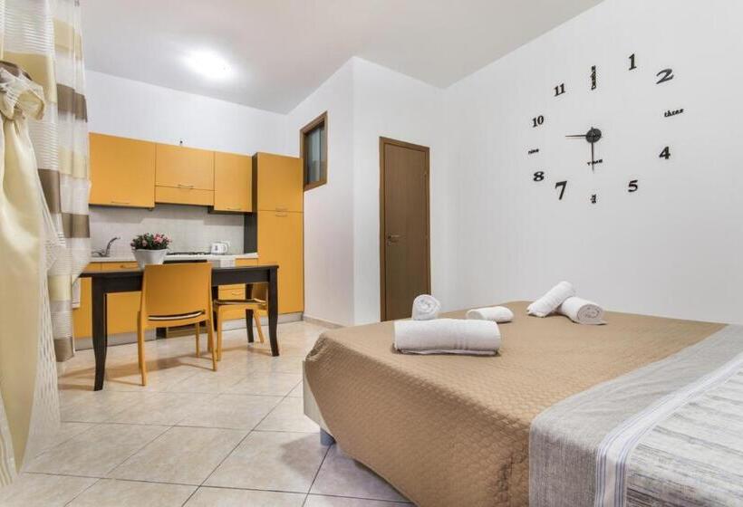Номер Economy, In Centros Vicino Cefalu Selfchekin