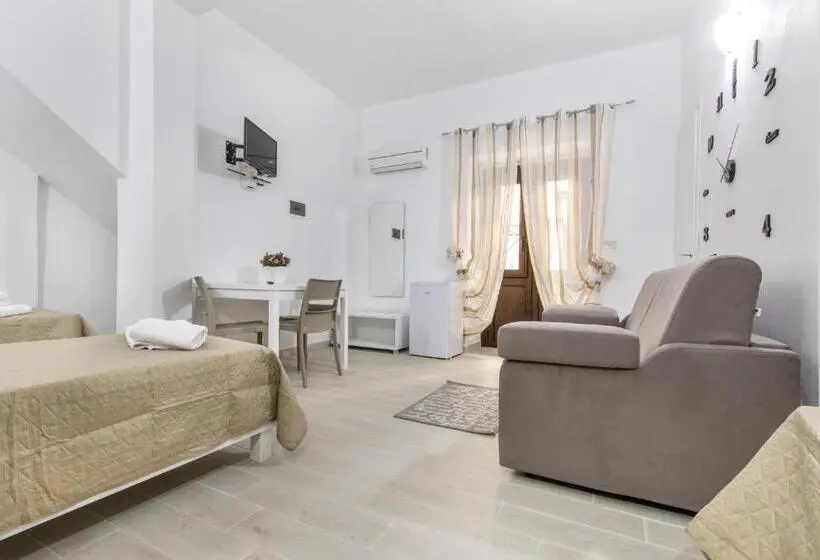 Standard Viiden Hengen Huone, In Centros Vicino Cefalu Selfchekin