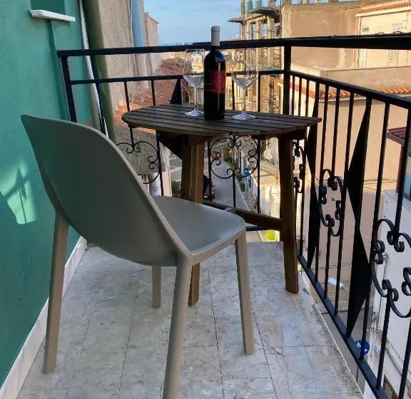 Basic-huone, In Centros Vicino Cefalu Selfchekin