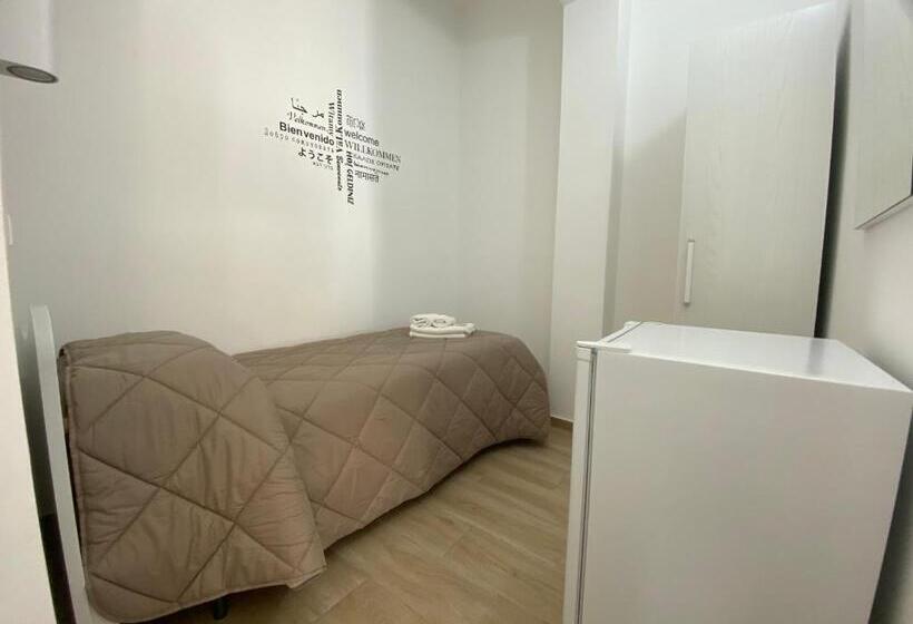 スタンダード4人部屋, In Centros Vicino Cefalu Selfchekin