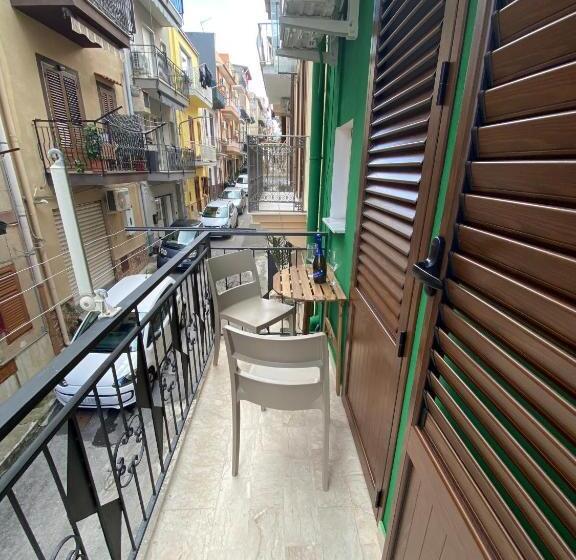 エコノミールーム, In Centros Vicino Cefalu Selfchekin