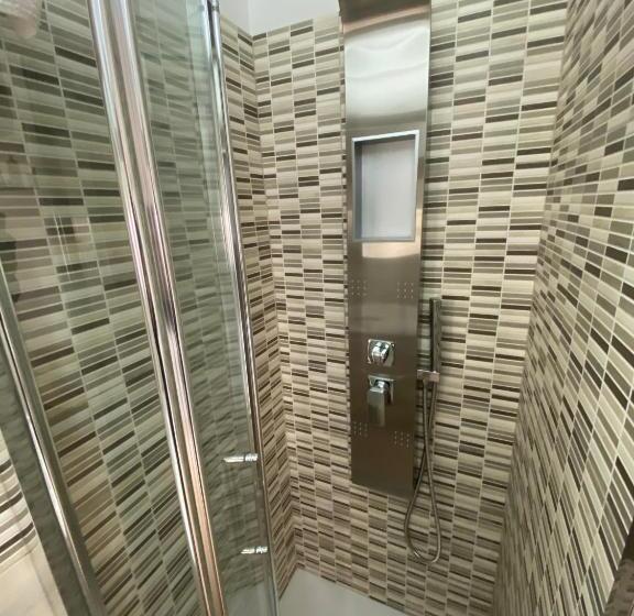 エコノミールーム, In Centros Vicino Cefalu Selfchekin